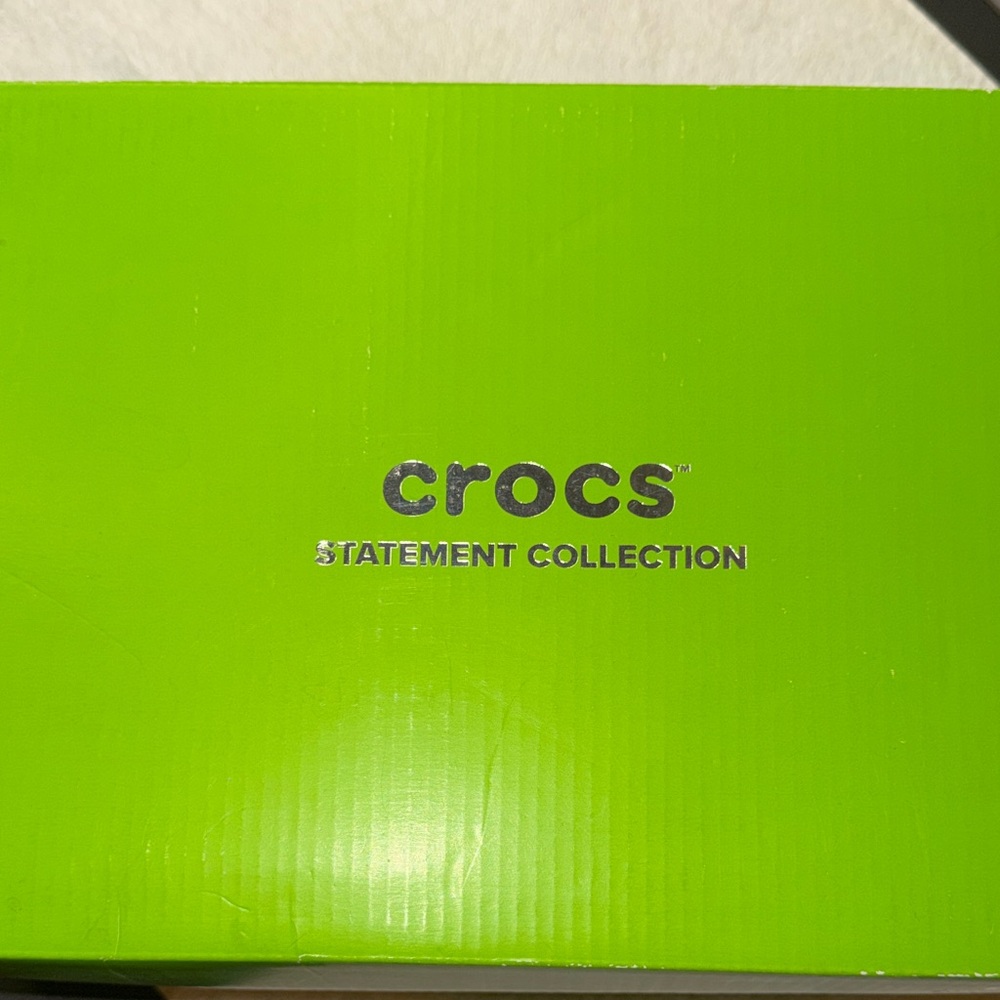 CROCS Coral Platform Clogs with Floral Design - Picture 7 of 7